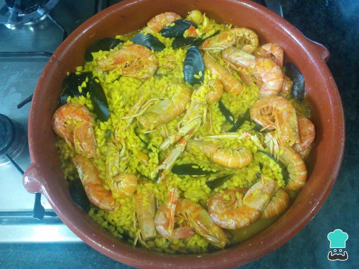 Paella de marisco con sepia