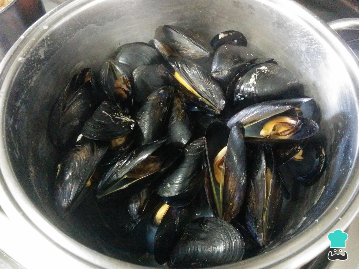 Paella de marisco con sepia