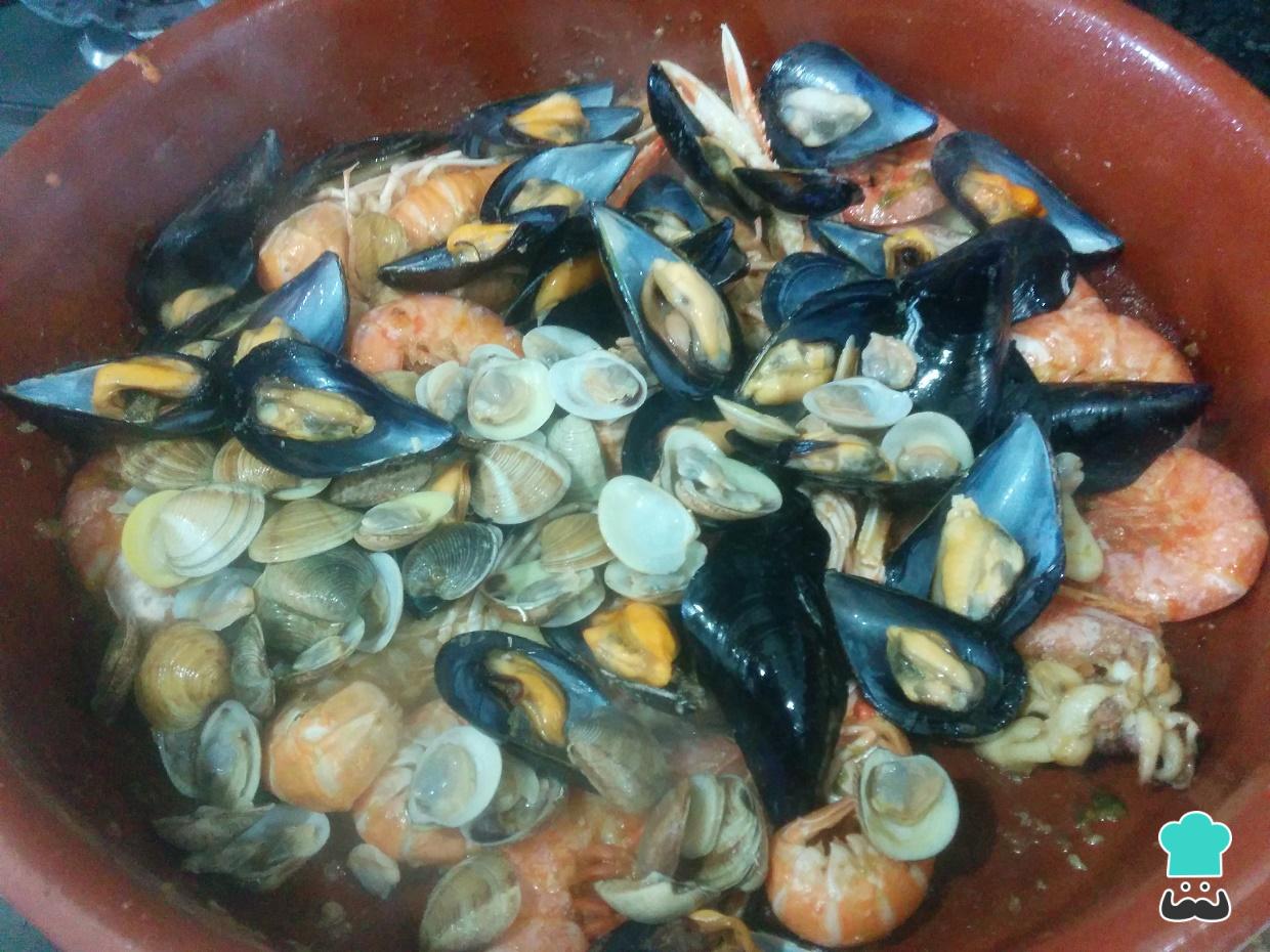 Paella de marisco con sepia