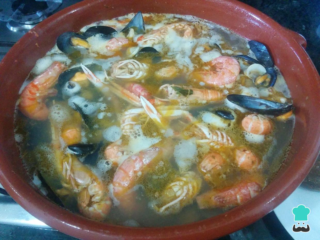 Paella de marisco con sepia