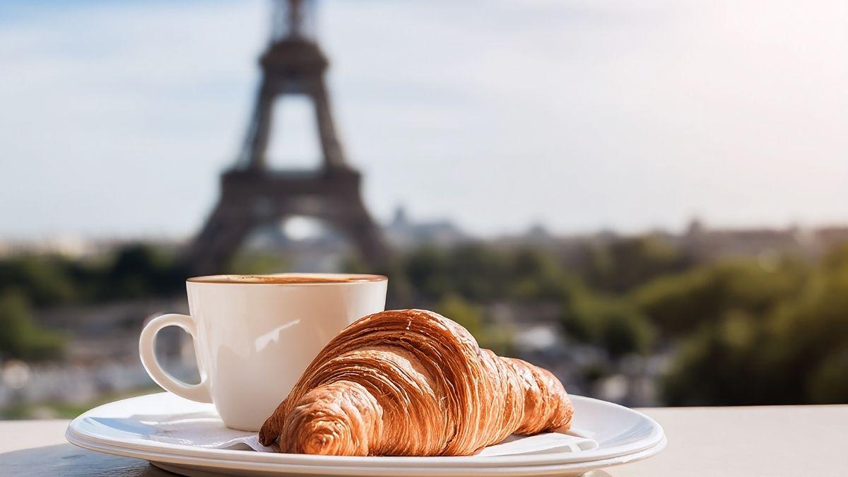 Ni el croissant es francés ni la tortilla francesa nació en Francia: el origen real de estos platos según una historiadora