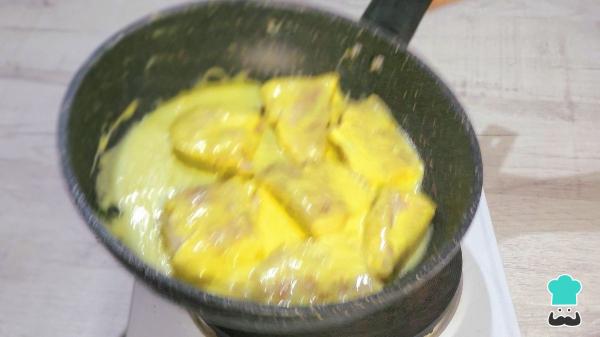 Receta de Bacalao al pil pil con patatas: el truco infalible para una salsa cremosa y bien ligada - Paso 3