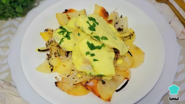 Receta de Bacalao al pil pil con patatas: el truco infalible para una salsa cremosa y bien ligada - Paso 9