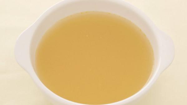 Los expertos coinciden: “Muchos caldos industriales apenas llevan ingredientes reales y se basan en sal, aditivos y potenciadores del sabor” - El principal problema: el exceso de sal