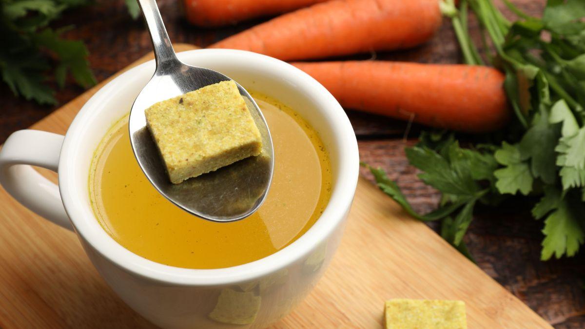 Los expertos coinciden: “Muchos caldos industriales apenas llevan ingredientes reales y se basan en sal, aditivos y potenciadores del sabor”