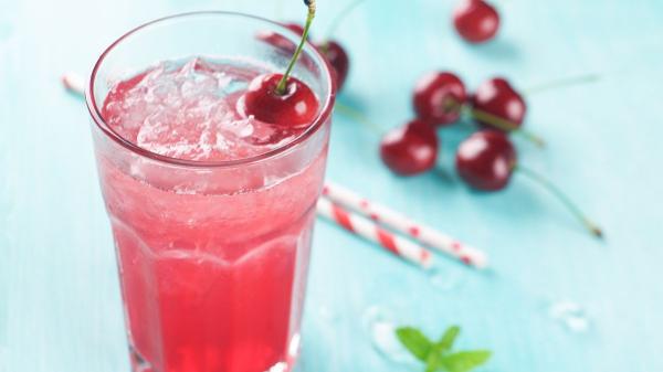 Cinco limonadas caseras para el verano: refrescantes, saludables y fáciles de preparar - Limonada de frutos rojos: llena de sabor y antioxidantes