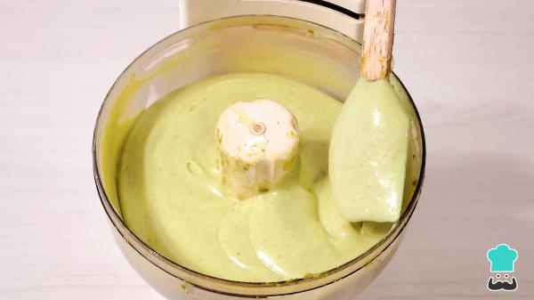 Receta de Tarta de pistacho y chocolate blanco que se prepara en minutos y siempre triunfa - Paso 6