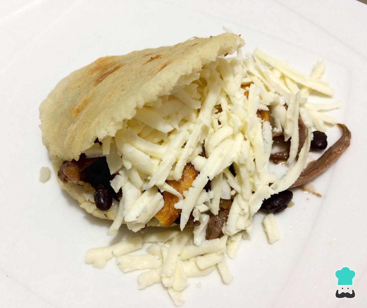 Receta de Arepa pabellón