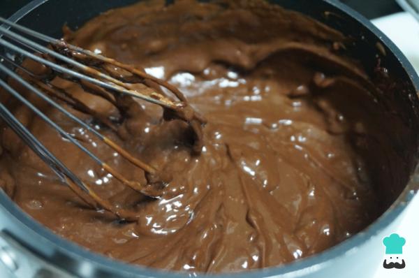 Receta de Coca de hojaldre rápida con chocolate - Paso 2