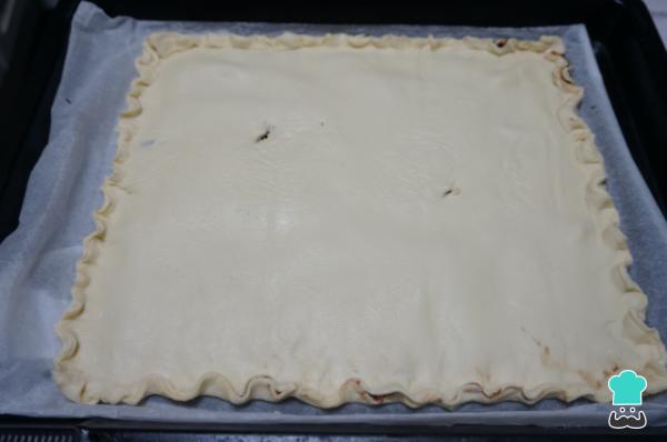 Receta de Coca de hojaldre rápida con chocolate - Paso 4