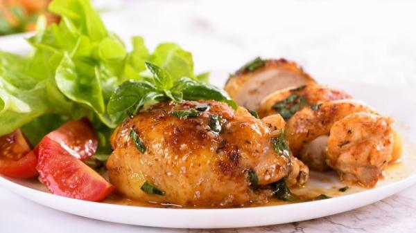Receta de Muslos de pollo en salsa de la abuela: cómo hacerlos jugosos y tiernos paso a paso - Paso 7