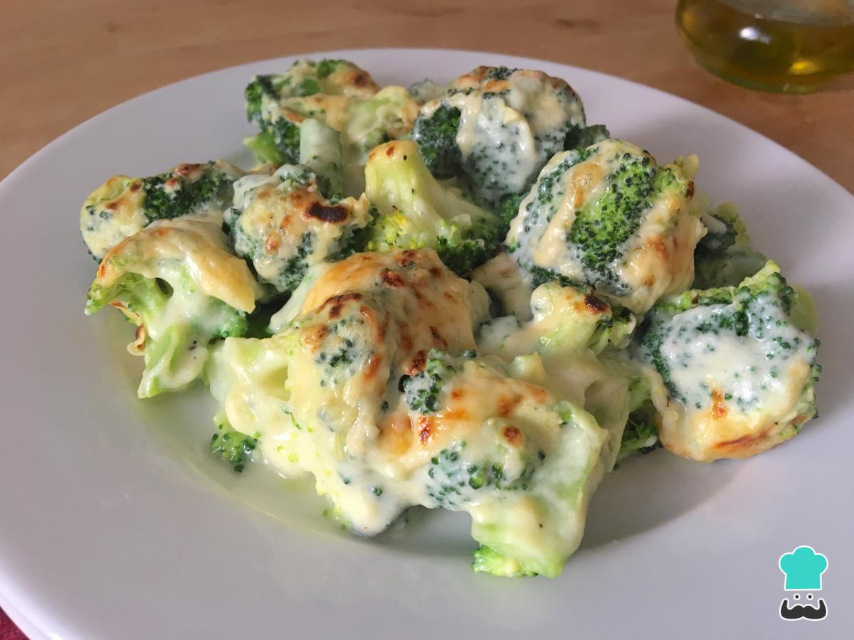 Receta de Brócoli gratinado con bechamel de calabacín