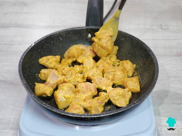 Receta de Pollo tikka masala: jugoso, especiado y con una salsa cremosa irresistible - Paso 3