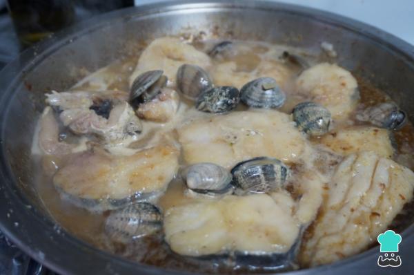 Receta de Merluza a la marinera de la abuela - Paso 8