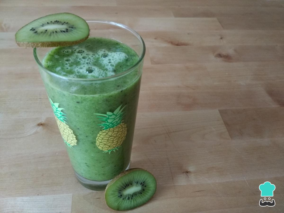 Smoothie verde de kiwi