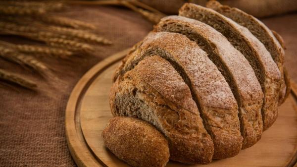 ¿Es mejor el pan integral o el de centeno?: Los dietistas revelan la opción más saludable y cuál debemos elegir - Por qué el pan integral sigue siendo una apuesta segura frente al pan blanco