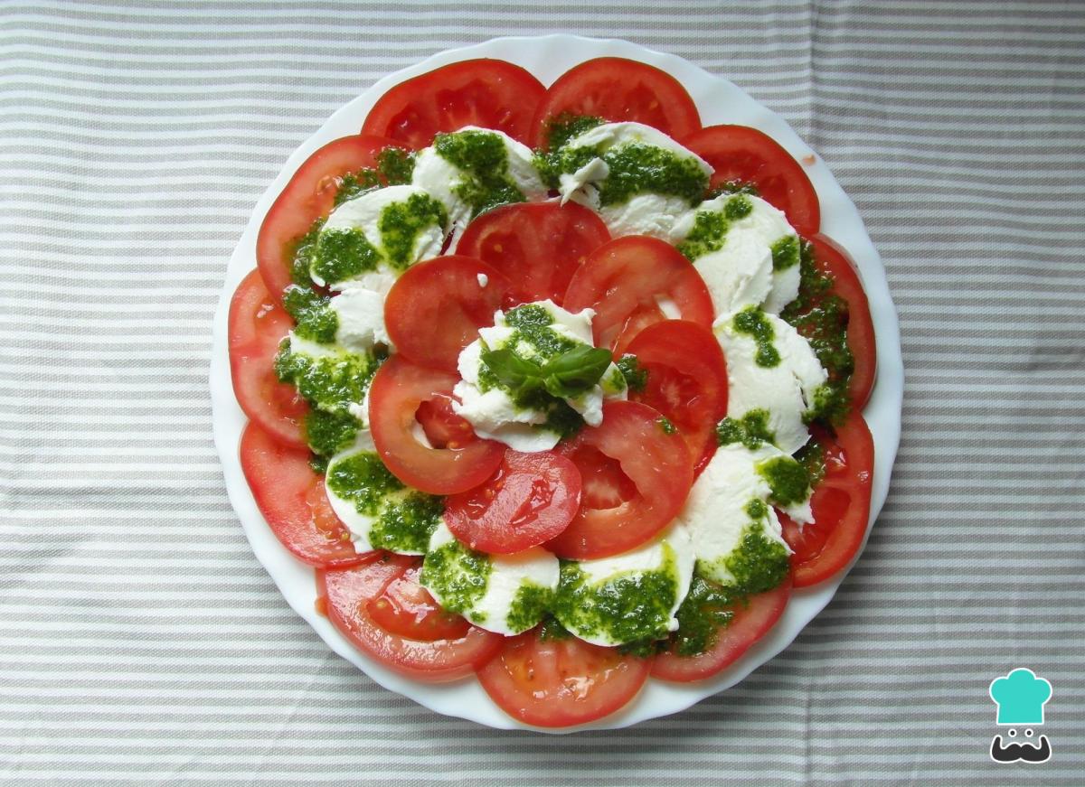 Receta de Ensalada caprese con salsa pesto