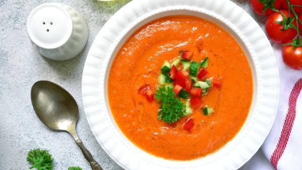 Ni gazpacho ni salmorejo: en Cádiz preparan una de las mejores sopas frías con tomate del verano - El arranque roteño, una receta originaria de las huertas de Rota