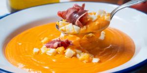 Ni gazpacho ni salmorejo: en Cádiz preparan una de las mejores sopas frías con tomate del verano