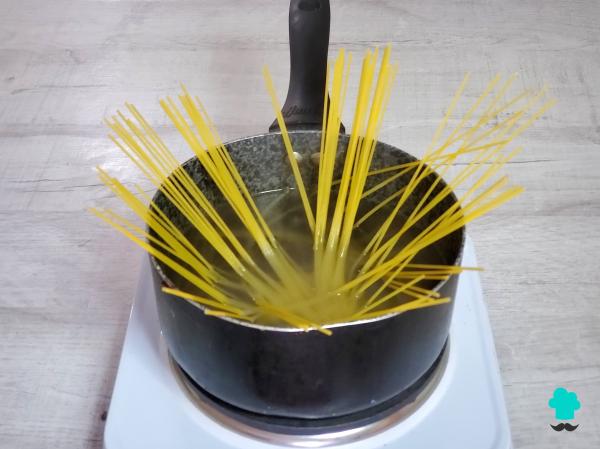 Receta de La pasta cacio e pepe más cremosa se hace con solo 3 ingredientes y no lleva nata - Paso 2