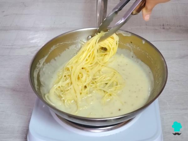 Receta de La pasta cacio e pepe más cremosa se hace con solo 3 ingredientes y no lleva nata - Paso 7