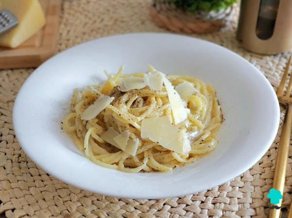Receta de La pasta cacio e pepe más cremosa se hace con solo 3 ingredientes y no lleva nata - Paso 9