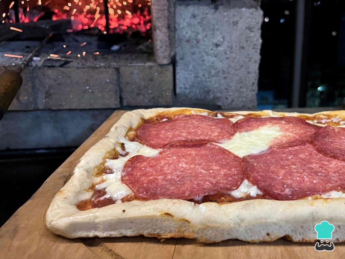 Receta de Pizza con salame