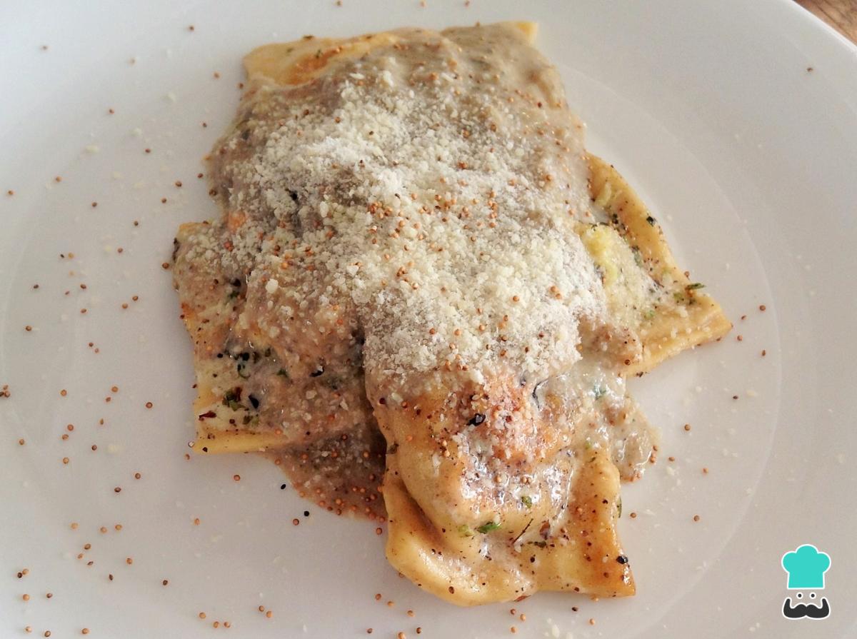Receta de Raviolis rellenos con queso de cabra y tomate