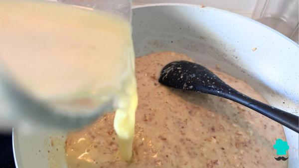 Receta de Pollo en salsa de almendras de la abuela: fácil, jugoso y lleno de sabor - Paso 6