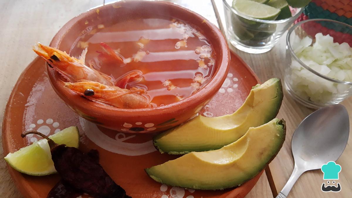 Receta de Caldo de camarón con chipotle