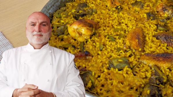 José Andrés, chef, sobre la paella valenciana: “No consiste solo en los ingredientes, sino en el sabor que aportan al caldo, porque el arroz lo absorberá como una esponja”