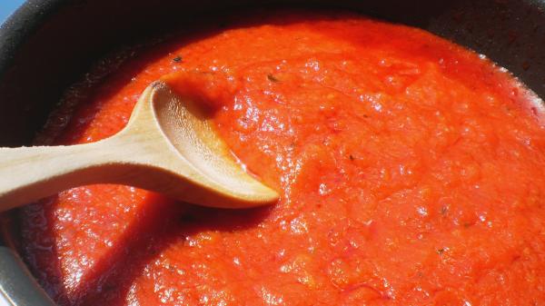 Salsa de tomate en conserva: la receta tradicional para aprovechar los tomates del verano y disfrutarlos durante meses - Qué ingredientes necesitas y qué pasos seguir para conseguir una salsa de tomate irresistible 