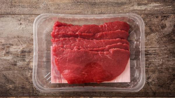 Qué significa la almohadilla de las bandejas de carne del supermercado y para qué sirve realmente - Su función principal es absorber los líquidos que suelta la carne