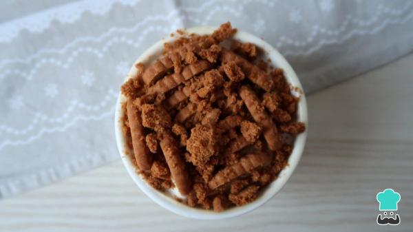 La tarta japonesa viral que arrasa en redes: solo con yogur y galleta Lotus - La receta de la tarta japonesa viral: dos ingredientes y un resultado sorprendente