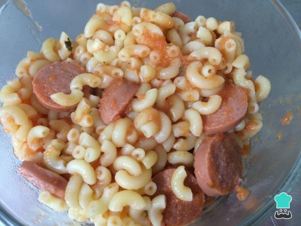 Receta de Macarrones con salchicha y tomate al horno - Paso 4