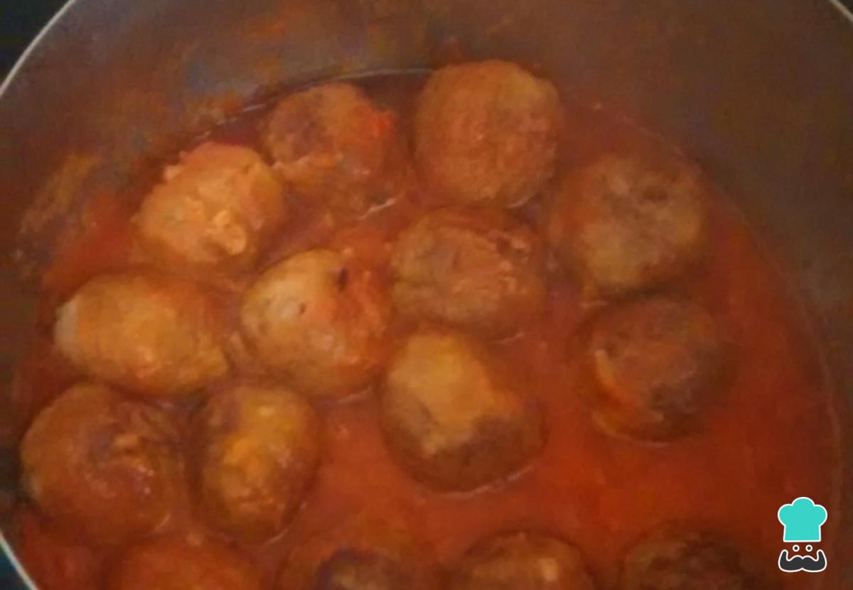 Receta de Albóndigas con tomate frito