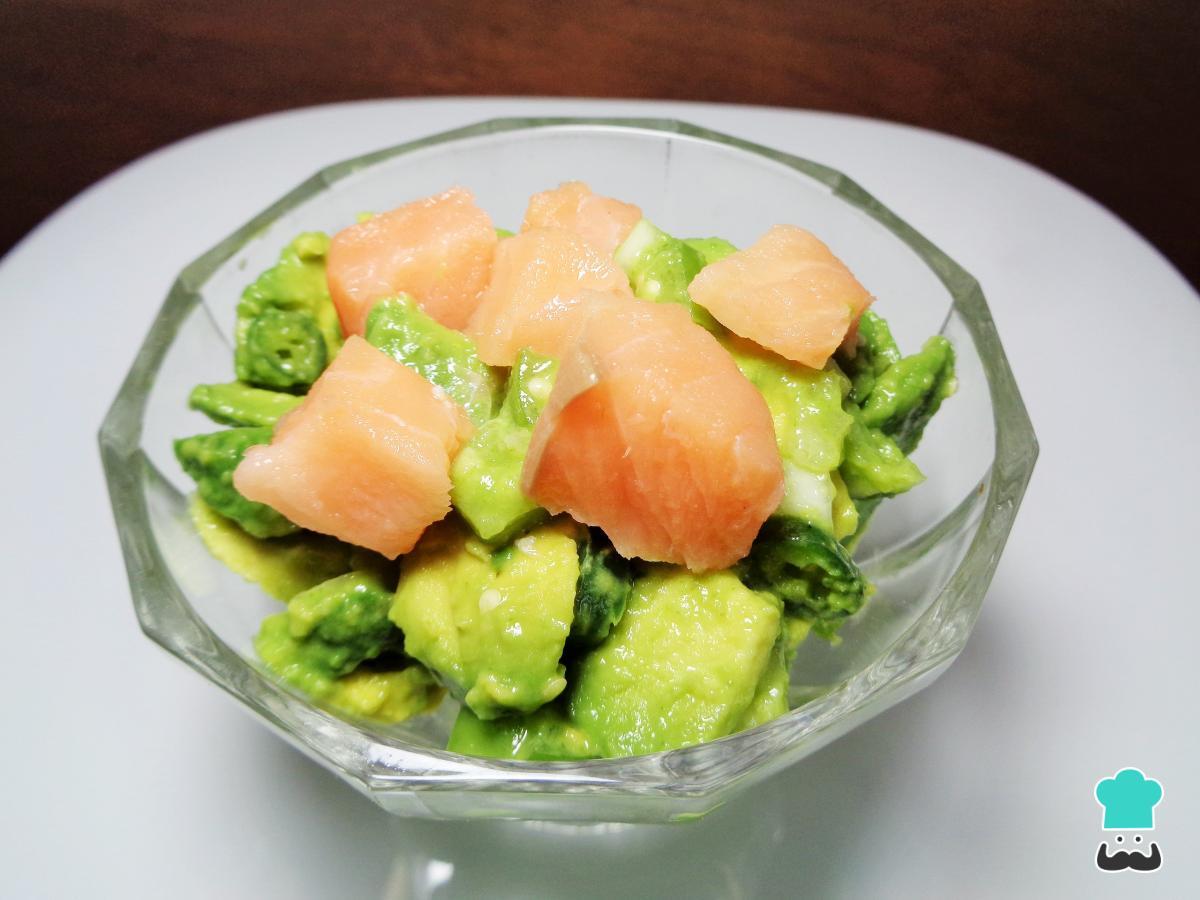 Receta de Guacamole con salmón marinado