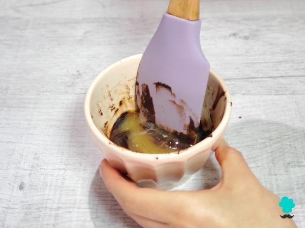 Receta de Coulant de chocolate con helado de vainilla: el postre irresistible que parece de restaurante y es muy fácil - Paso 2