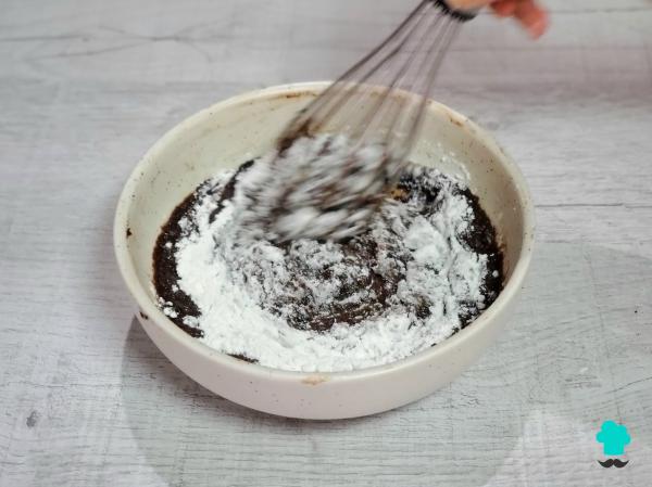 Receta de Coulant de chocolate con helado de vainilla: el postre irresistible que parece de restaurante y es muy fácil - Paso 6