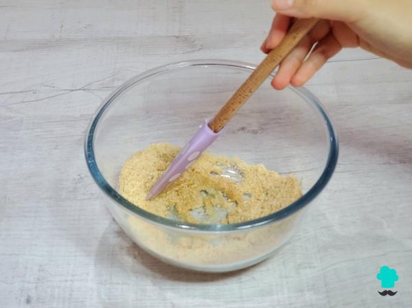 Receta de Huesos de santo: cómo preparar el dulce tradicional de mazapán relleno de crema de yema - Paso 3