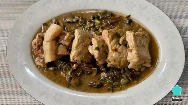 Receta de Solomillo de cerdo con champiñones y vino blanco