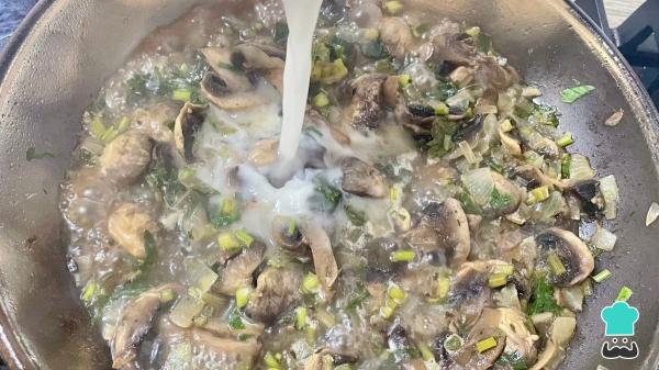 Receta de Solomillo de cerdo con champiñones y vino blanco - Paso 4