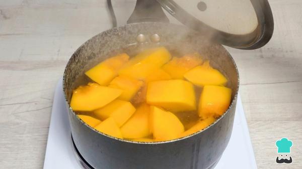 Receta de Buñuelos de calabaza con 3 ingredientes: el dulce de Semana Santa que se deshace en la boca y se hace en 10 minutos - Paso 1