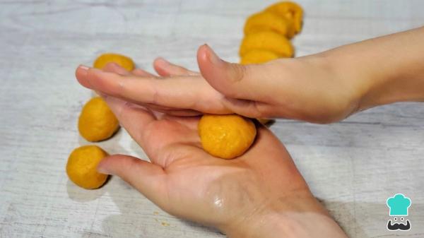 Receta de Buñuelos de calabaza con 3 ingredientes: el dulce de Semana Santa que se deshace en la boca y se hace en 10 minutos - Paso 4