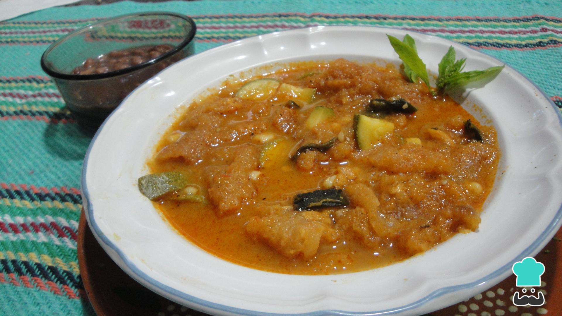 Chicharrón en salsa roja - Fácil