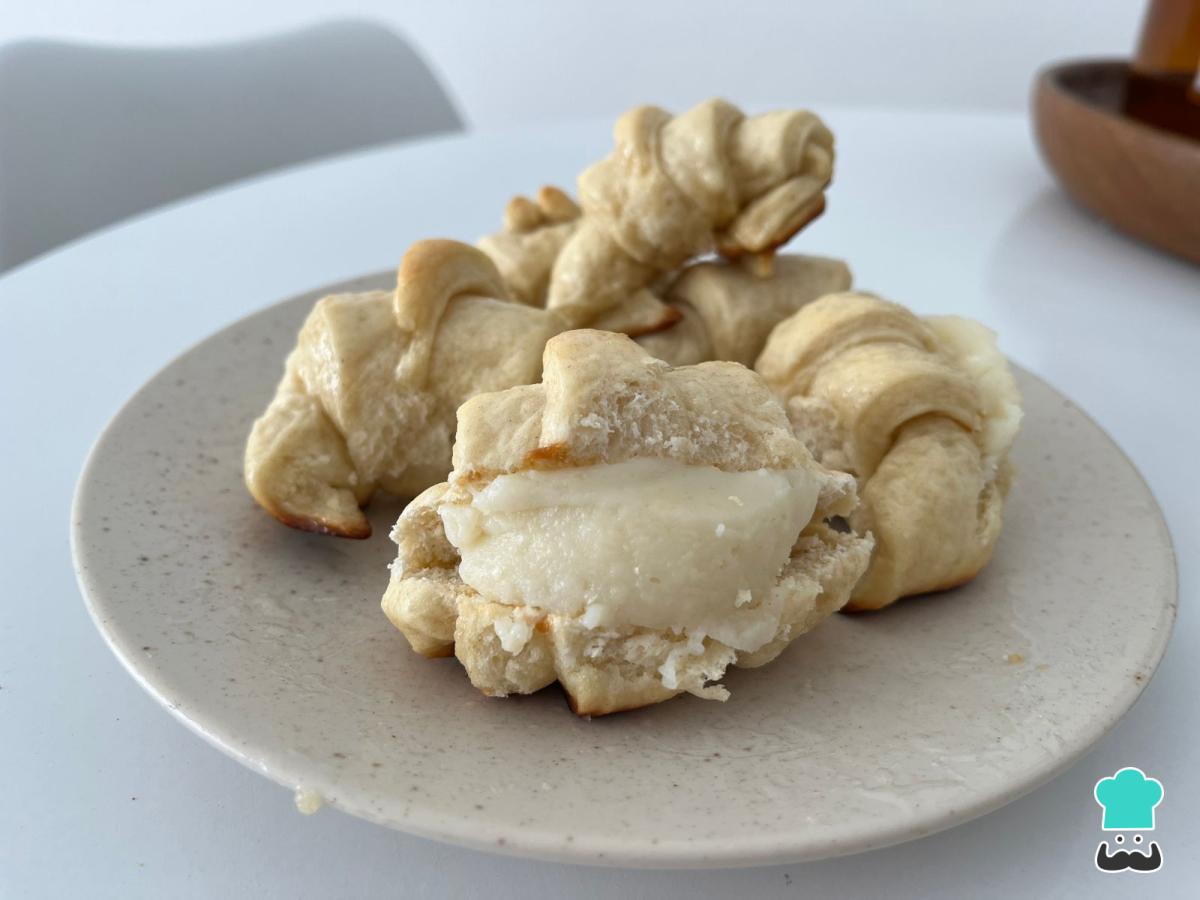 Receta de Medialunas con crema pastelera