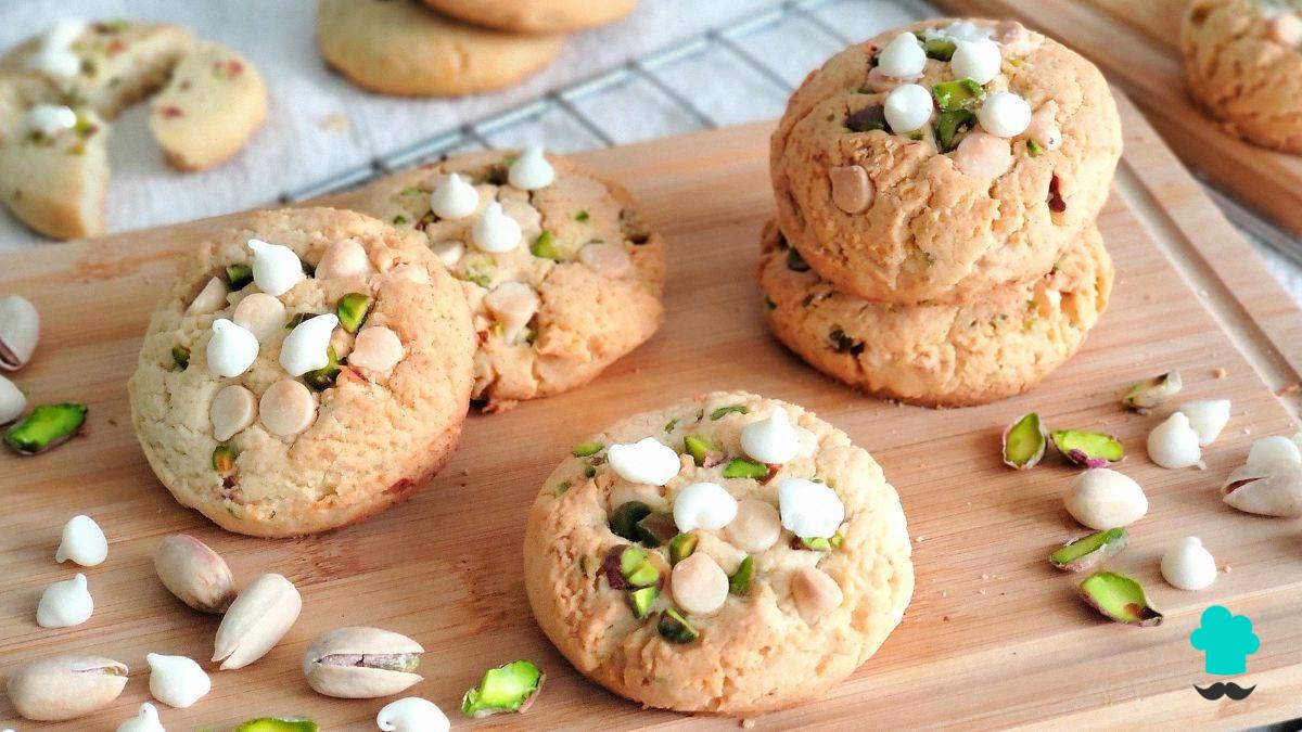 Receta de Galletas de pistacho y chocolate blanco: crujientes, tiernas y muy fáciles de hacer