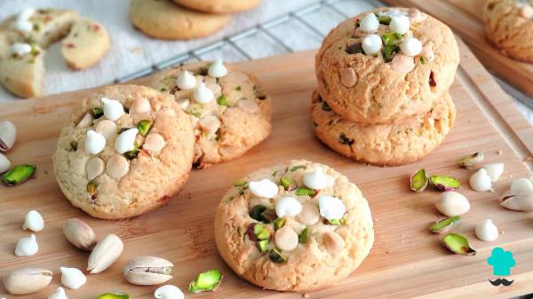 Receta de Galletas de pistacho y chocolate blanco: crujientes, tiernas y muy fáciles de hacer