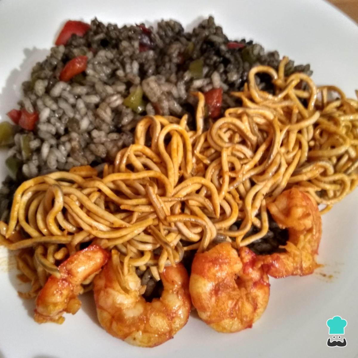 Receta de Arroz negro con langostinos y gulas