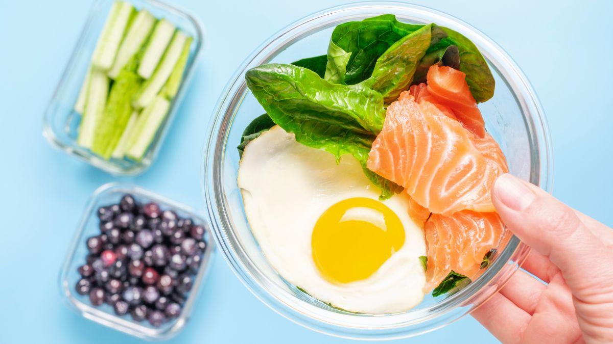 Sí a comer huevo a diario, menos carne roja y más pescado: así son las nuevas recomendaciones de la Sociedad Española de Nutrición Comunitaria